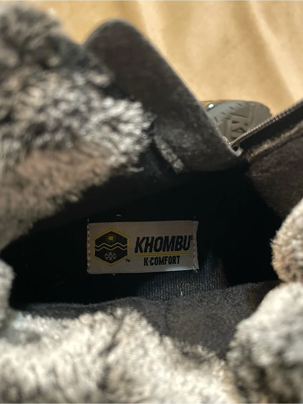 Khombu Molly waterproof Black Quilted Faux-Fur Ankle Snow Boot